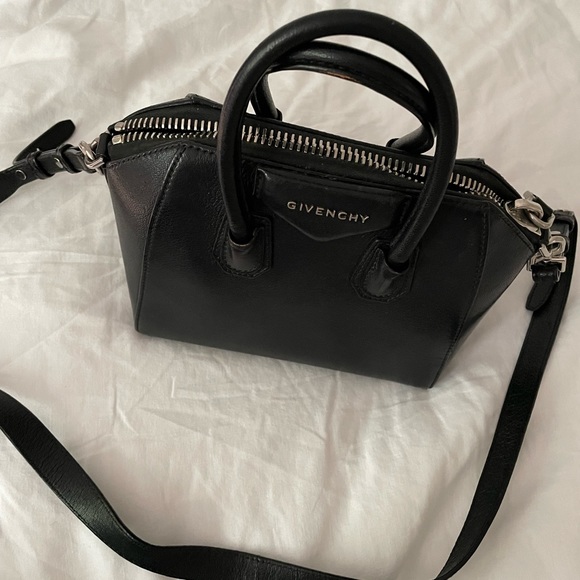 Givenchy Mini Antigona Grained in Black - Picture 2 of 9